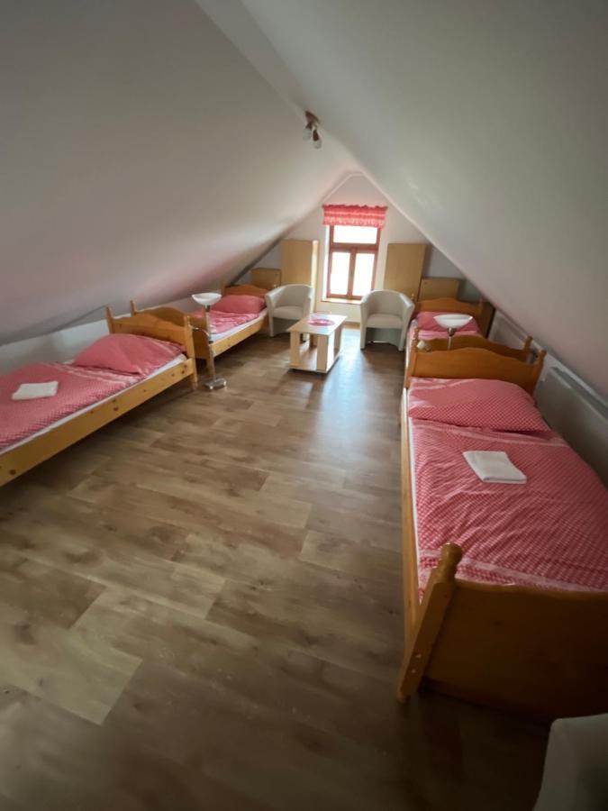 Sokoli Hnizdo Hotel Hlaska Exterior photo